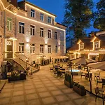 The Von Stackelberg 4*