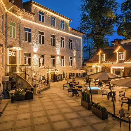 The Von Stackelberg 4*